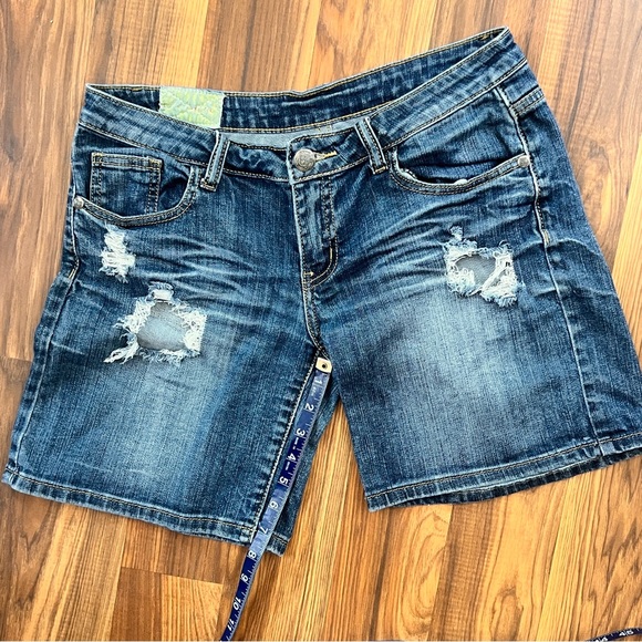 Machine Distressed Low Rise Denim Jean Shorts – Size 30 – Frayed Ripped Style - Picture 9 of 11